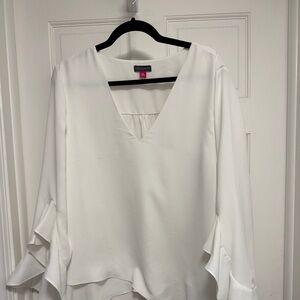 Vince Camuto XXL off white blouse with ruffle sleeve